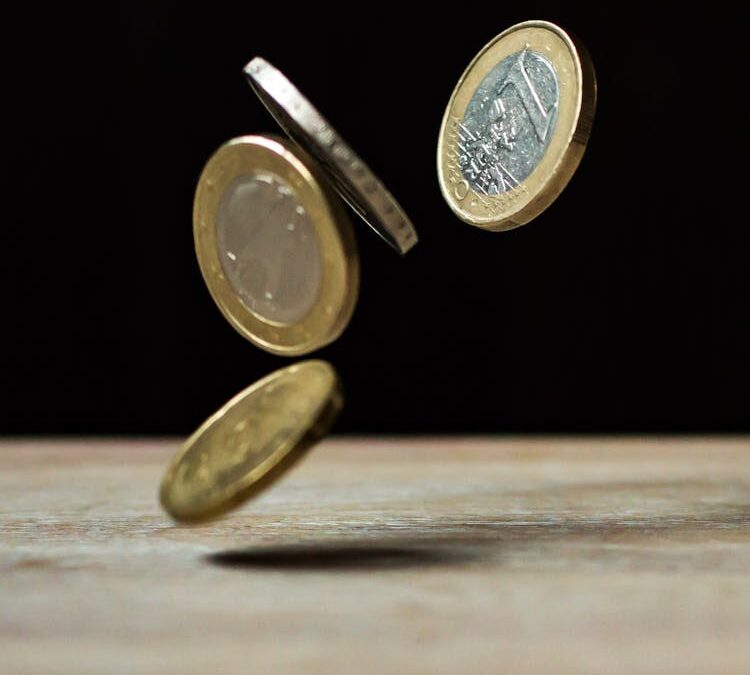 Why the US Dollar Dominates Global Trade: The Story of the World’s Reserve Currency
